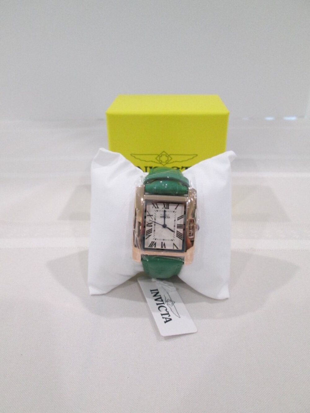 💚 Invicta Ladies’ Gold Tone & Green Adjustable Strap Watch NIB - Picture 5 of 7